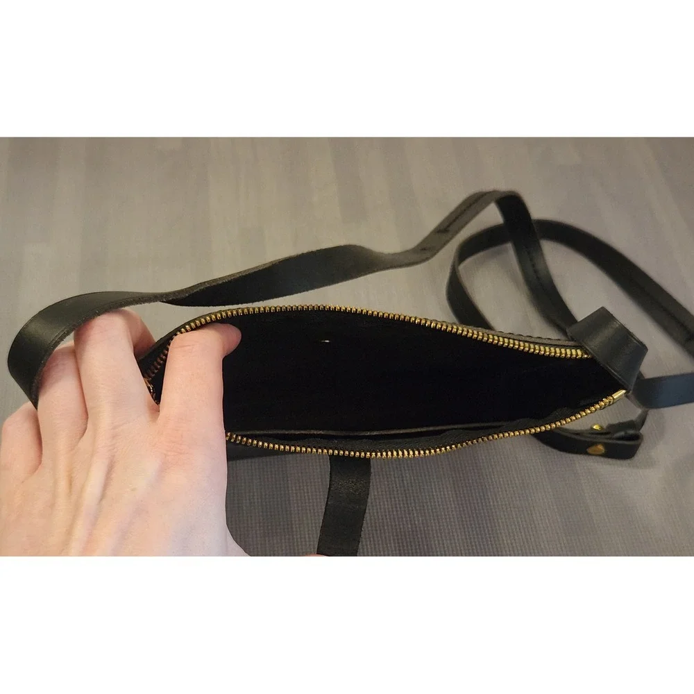 J.Crew Black Leather Crossbody Bag Gold Zip Small Minimalist Shoulder Purse